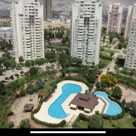 4 Bedroom Center *