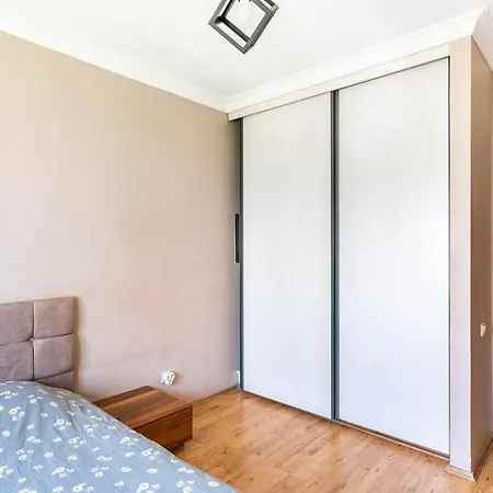 4 Bedroom Center 아파트