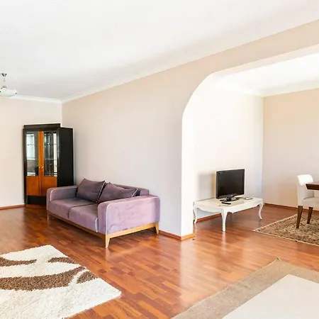 4 Bedroom Center Σμύρνη