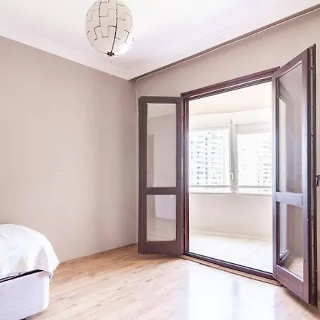 4 Bedroom Center Διαμέρισμα *