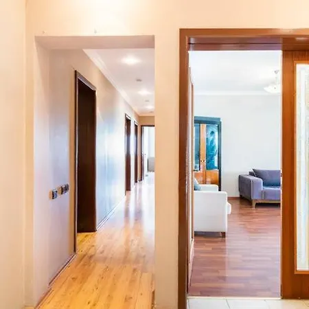 4 Bedroom Center Σμύρνη