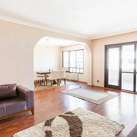 Apartamento 4 Bedroom Center Esmirna