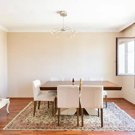 4 Bedroom Center
