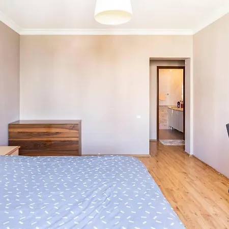 4 Bedroom Center Apartamento
